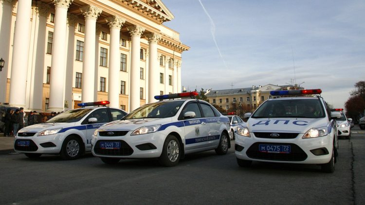 В праздничный и выходные дни тюменские автоинспекторы усилят контроль на дорогах