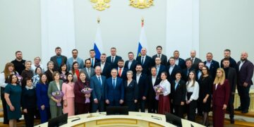 Губернатор Александр Моор поблагодарил участников проекта «Доброслужащий»