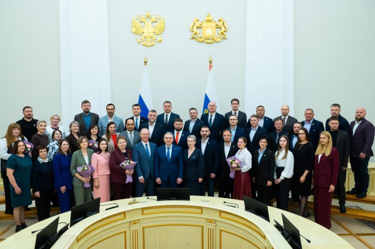 Губернатор Александр Моор поблагодарил участников проекта «Доброслужащий»
